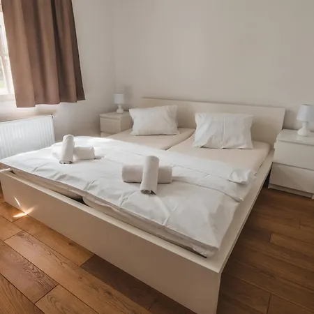 Theresian Apartmán *