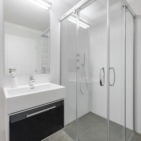 Theresian Apartment Ostruzna