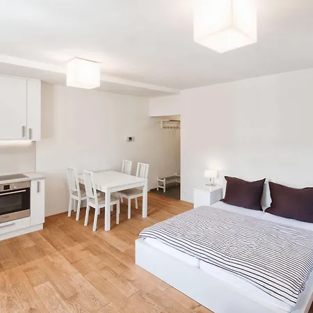 Theresian Apartment *