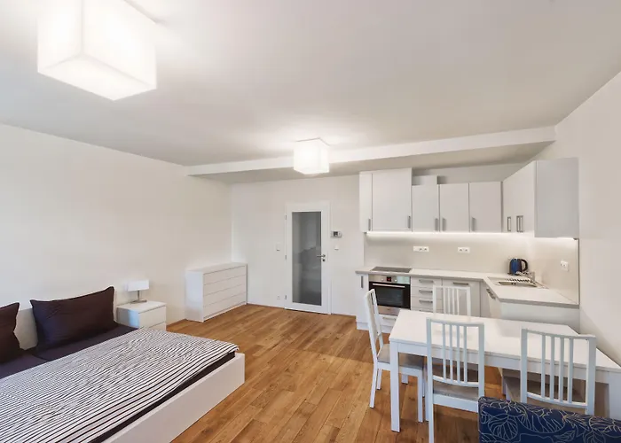 Theresian Ostružná